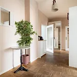 Daire Limehome Hoyerswerdaerstrasse *