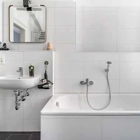 Limehome Hoyerswerdaerstrasse Daire *